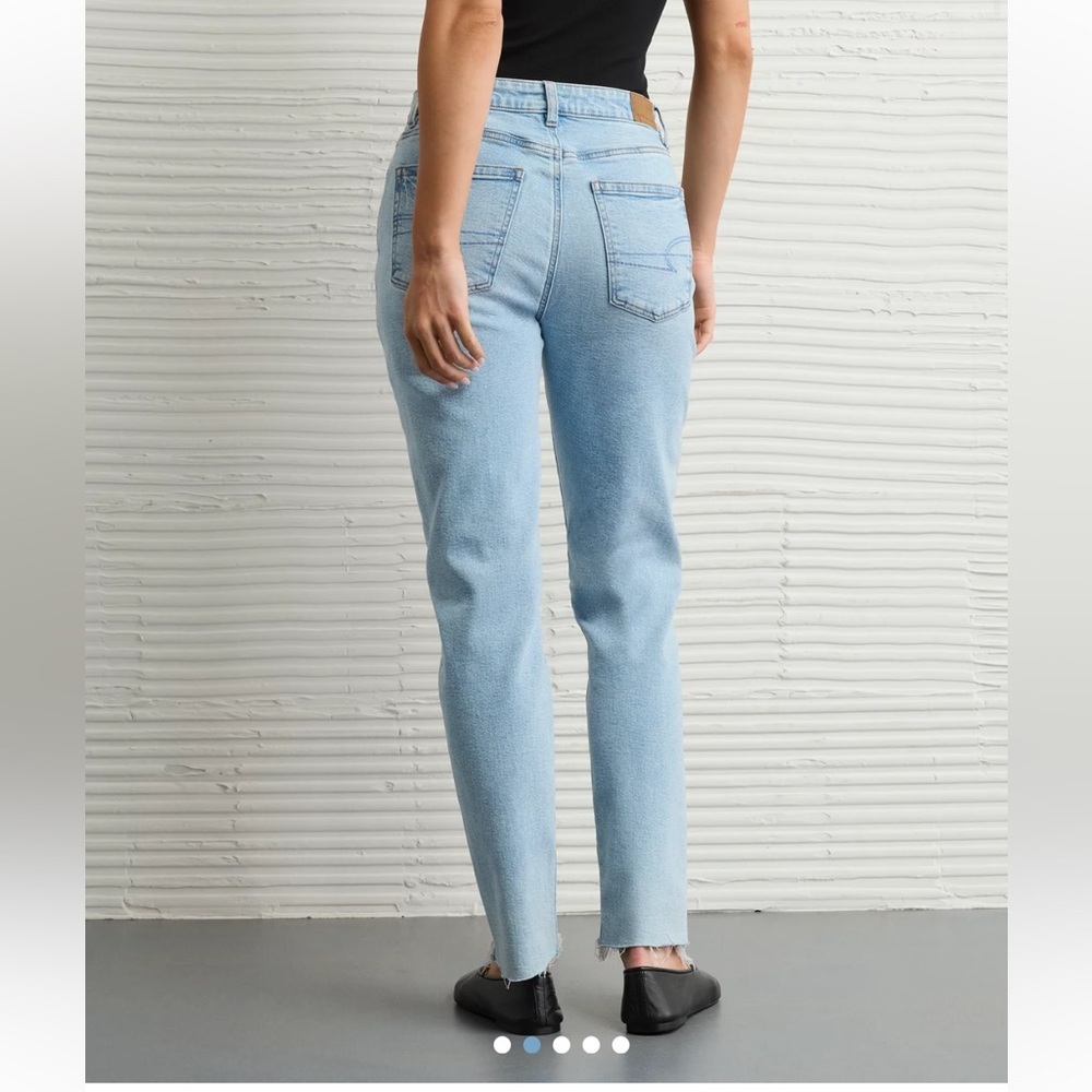 American Eagle Stretch Mom Jean - Picture 2 of 13